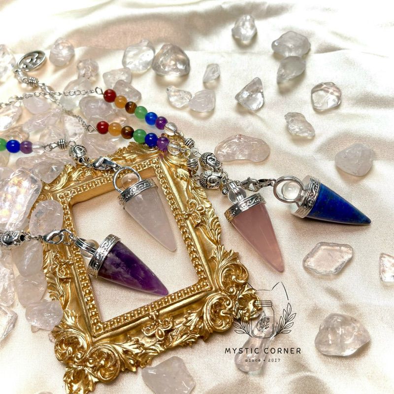 Con lắc cảm xạ đá thạch anh tím Amethyst Quartz dây 7 luân xa charm Buddha, Om