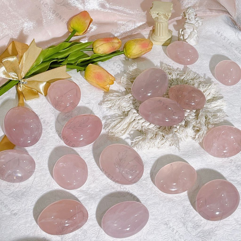 (HIGH QUALITY) Đá thạch anh Hồng (Palm Rose Quartz), hỗ trợ luân xa 4, tình yêu thương, đá phong thuỷ, Tarot, thiền định