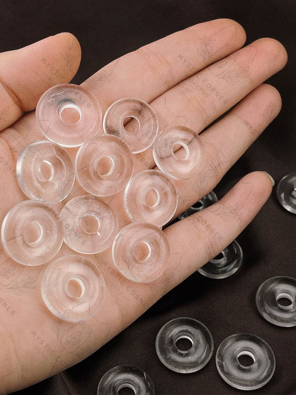 Đồng điếu đá thạch anh trắng (Clear Crystal Quartz), đá phong thủy hỗ trợ năng lượng, may mắn