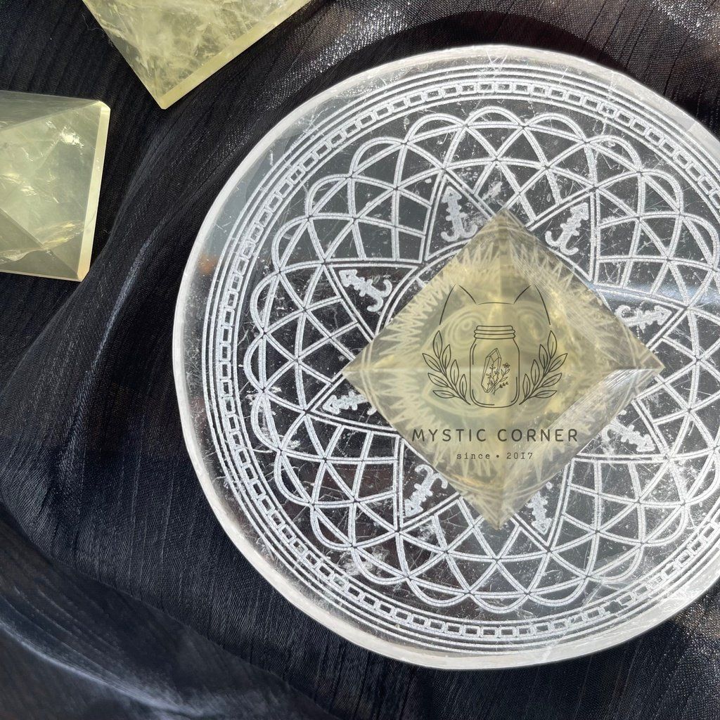 Kim tự tháp đá thạch anh Vàng (Citrine) may mắn dùng trong Tarot, Reiki, thiền định, phong thủy