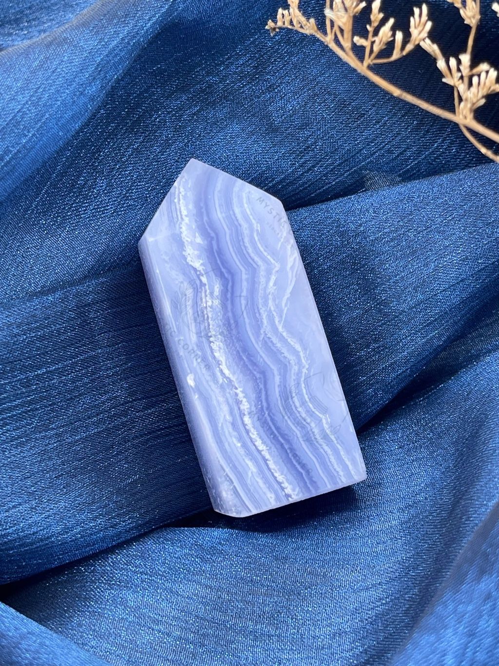 Trụ đá Blue Lace (mã não Ren), hỗ trợ luân xa 5, sự tự tin, giao tiếp, thể hiện bản thân, đá thanh tẩy, đá phong thuỷ