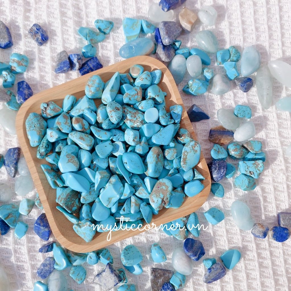 Đá vụn tự nhiên thanh tẩy Howlite xanh (Blue Howlite) dùng trong Tarot, Reiki, phong thủy