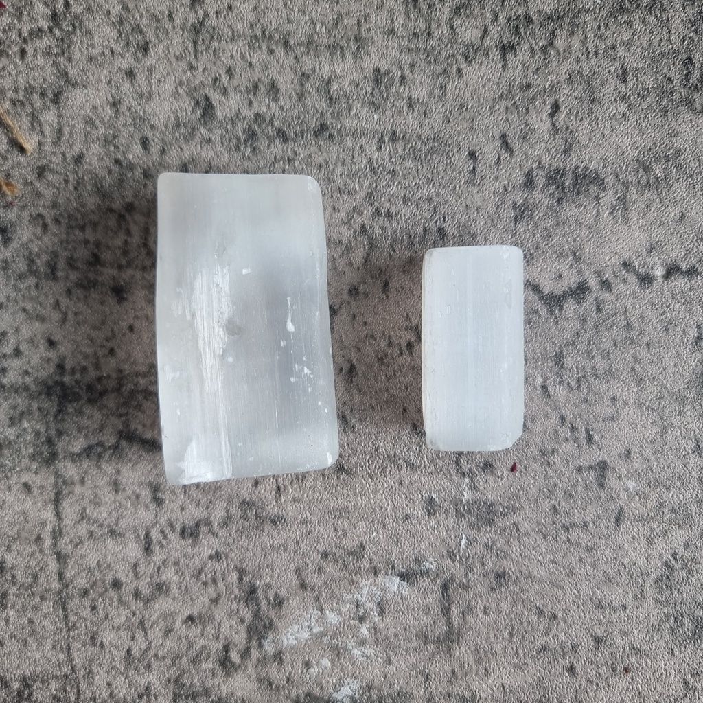 Viên đá thô Selenite tumbled, đá phong thủy, đá thanh tẩy không gian, Reiki, thiền định