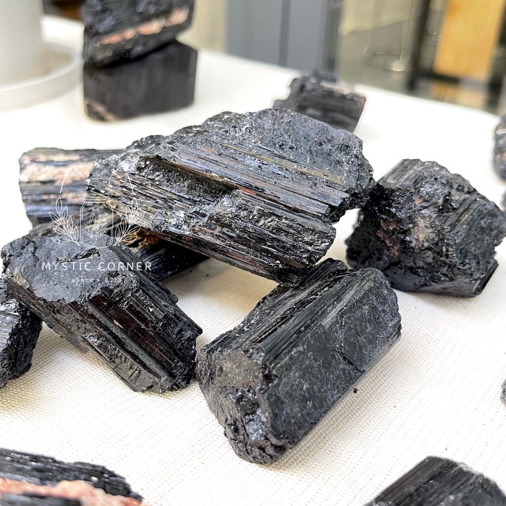 Đá thô Black Tourmaline, đá thạch anh, đá phong thủy, đá thanh tẩy trong Reiki, Tarot