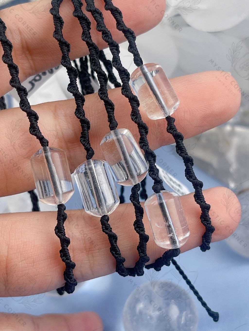 Vòng tay đá phong thuỷ Thạch Anh Trắng lu thống thắt macrame hỗ trợ thu hút năng lượng tích cực