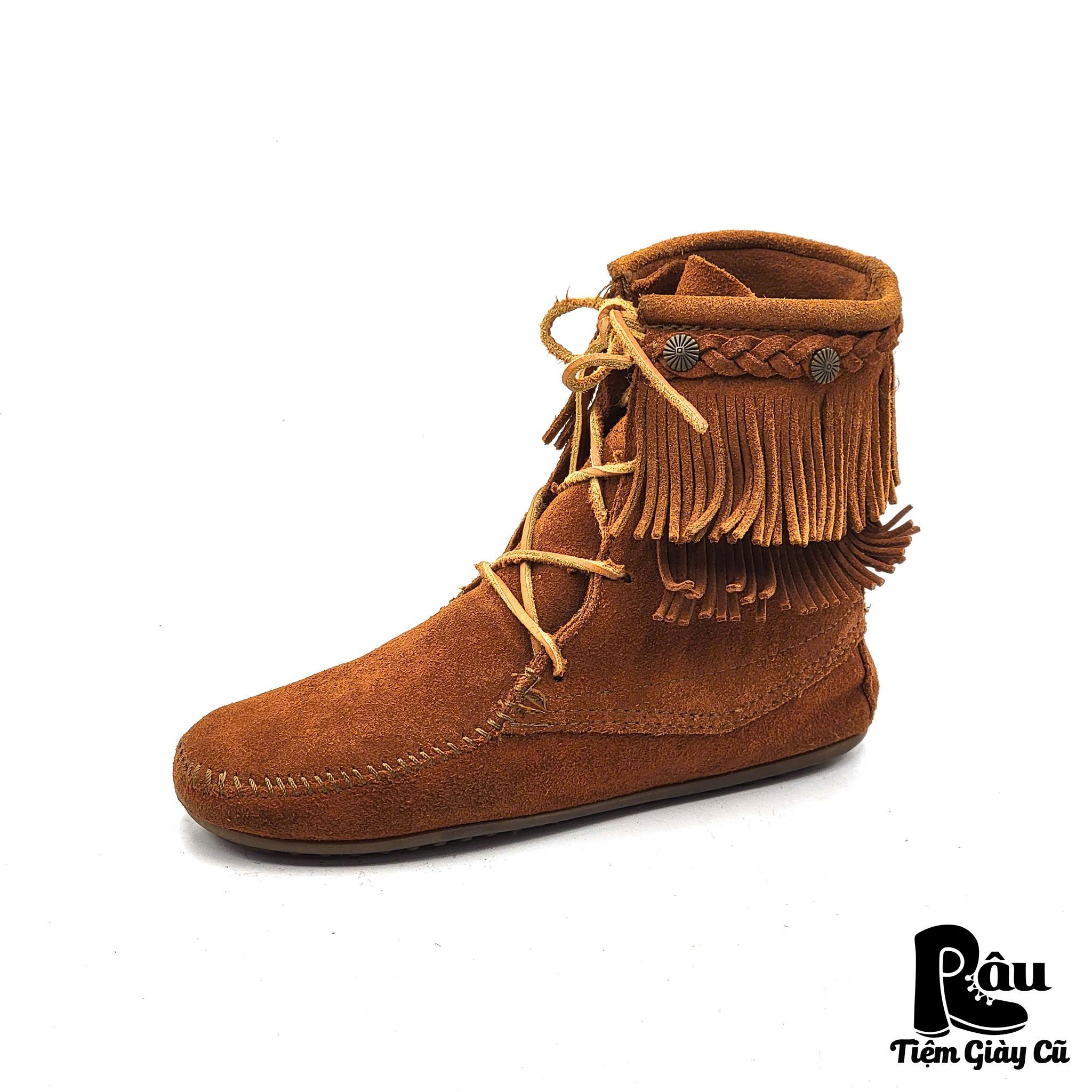 |SIZE 38| MINNETONKA DOUBLE FRINGE MOCCASIN BOOT Z38-5966
