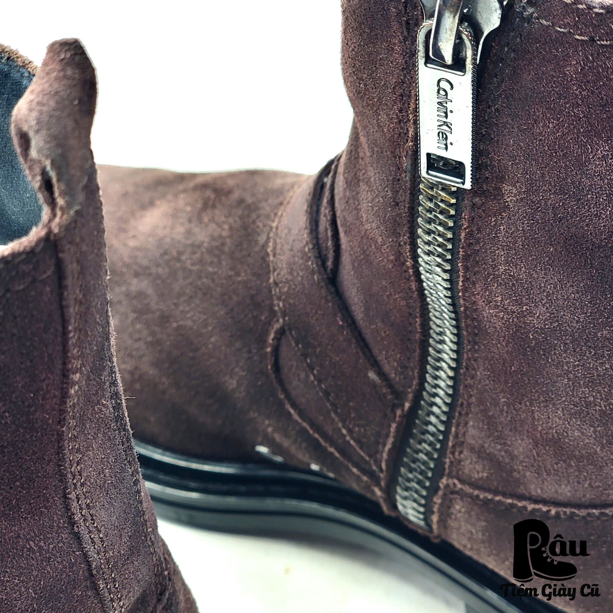 |SIZE 43| CALVIN KLEIN JEANS KRIS MOCHA SUEDE DRESS BOOT Z43-6208