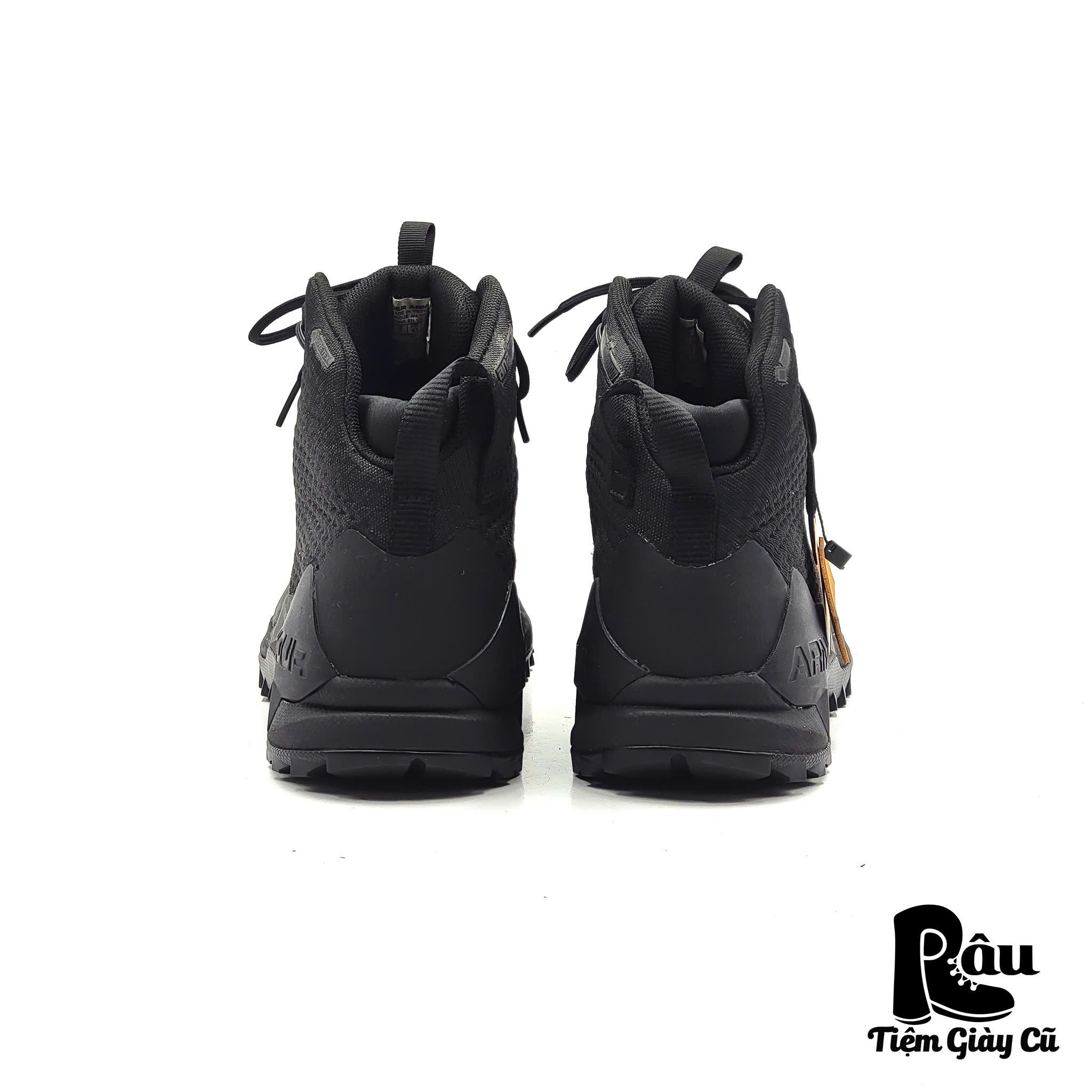 |SIZE 39| UNDER ARMOUR INFIL HIKE GTX TRIPLE BLACK HIKING BOOT RW39-5247