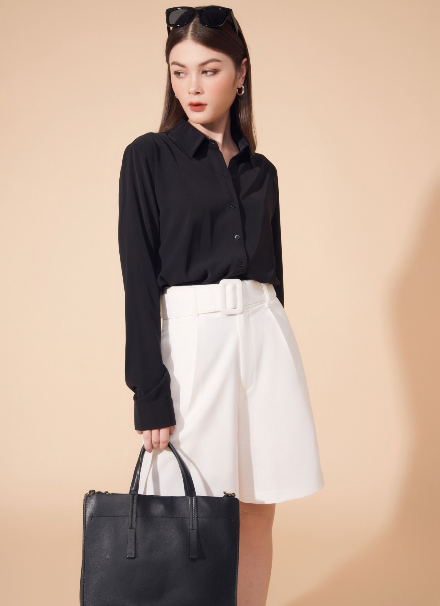 QUẦN SHORT POLY TRẮNG