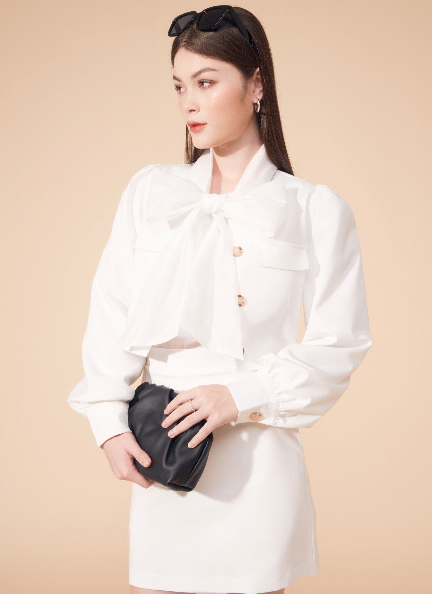 ÁO KHOÁC ROLY TRẮNG