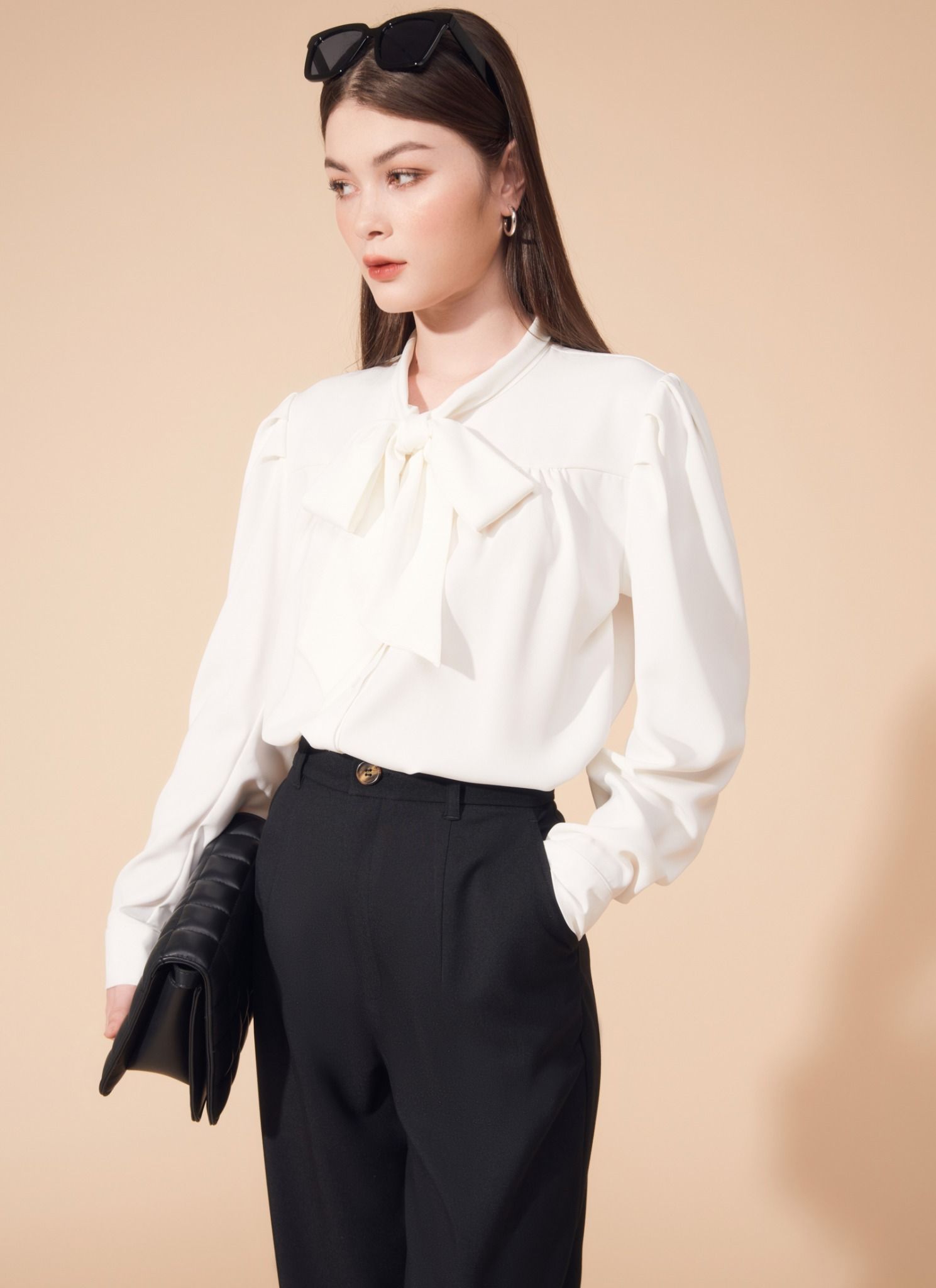 ÁO SƠMI TRẮNG NƠ CỔ NORA