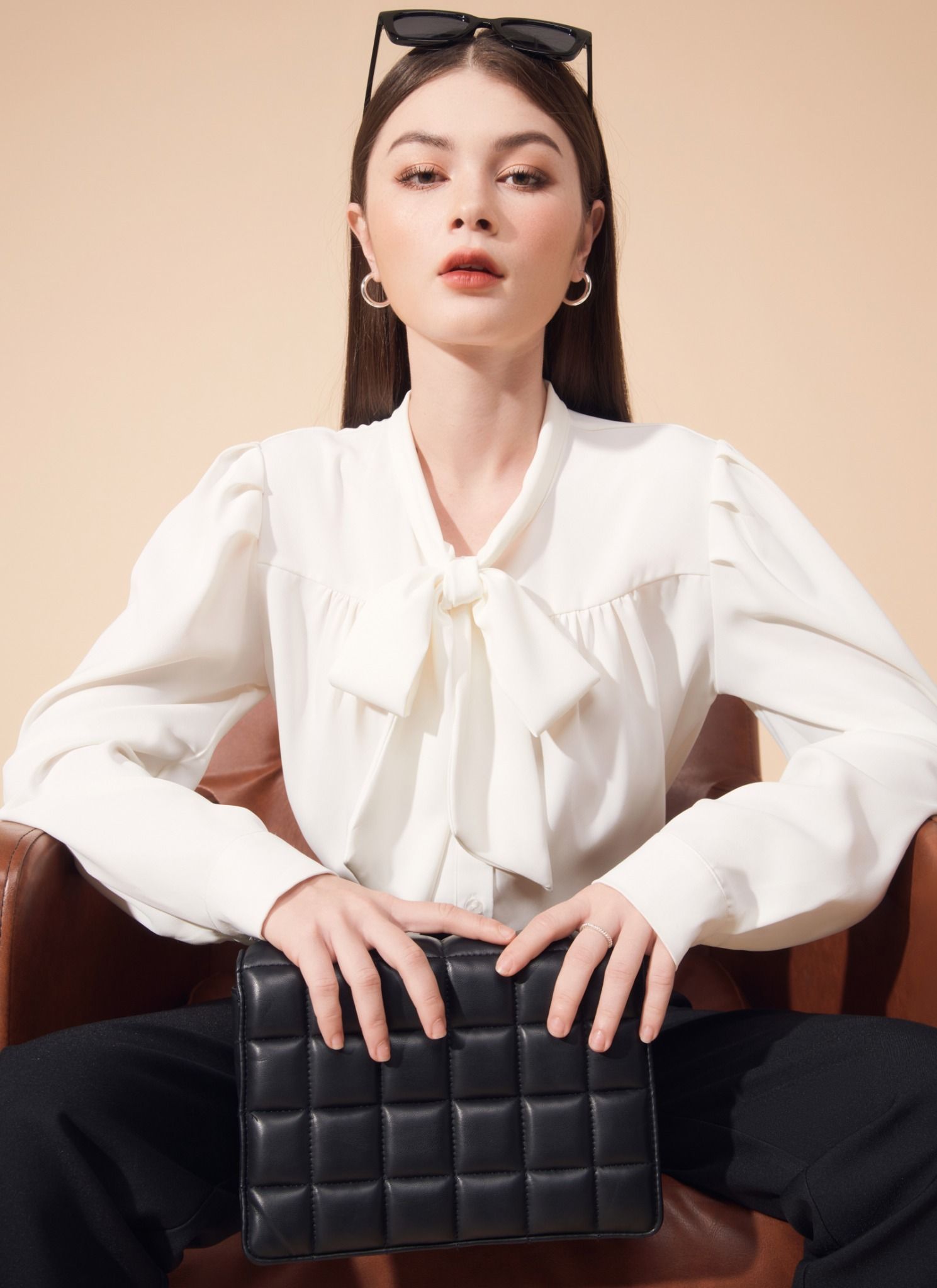 ÁO SƠMI TRẮNG NƠ CỔ NORA