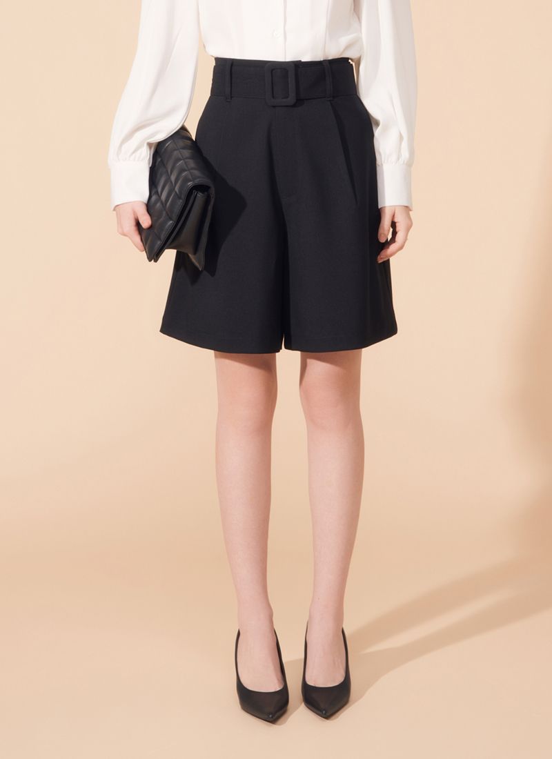 QUẦN SHORT POLY ĐEN