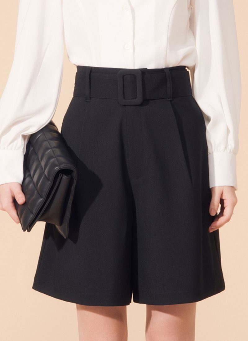 QUẦN SHORT POLY ĐEN