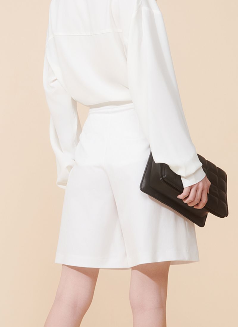 QUẦN SHORT DÀI MONO TRẮNG