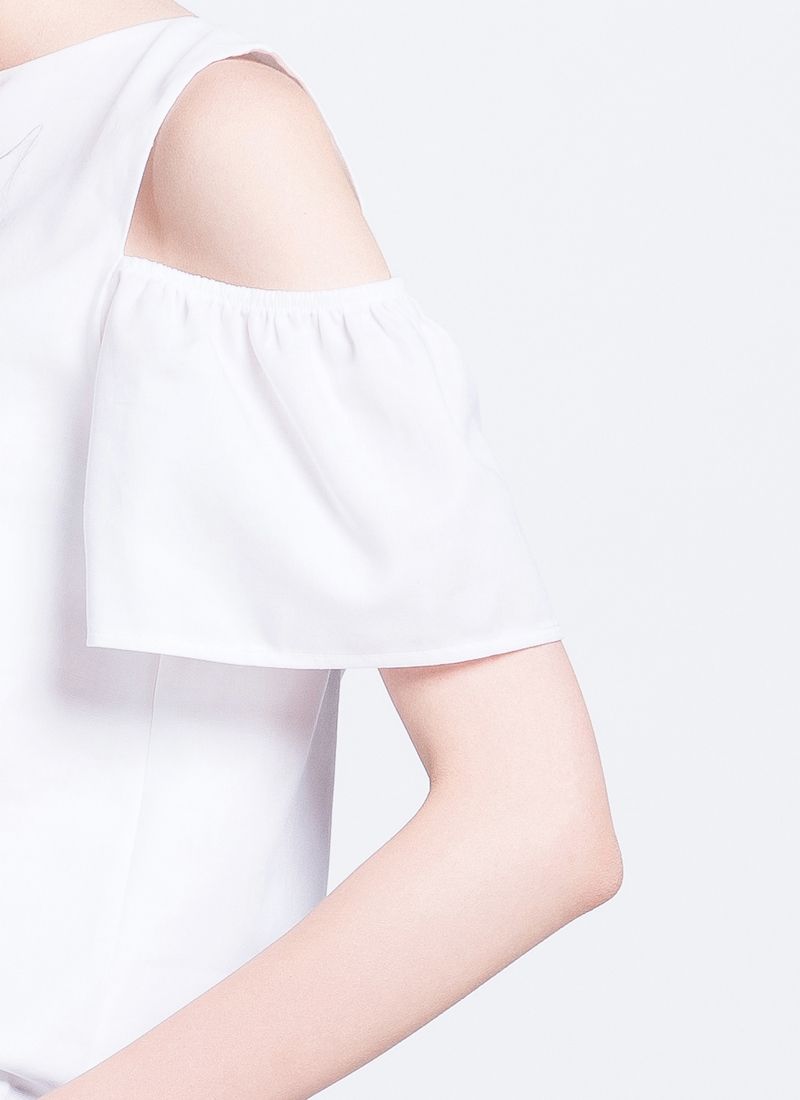 ÁO TRẮNG HỞ VAI