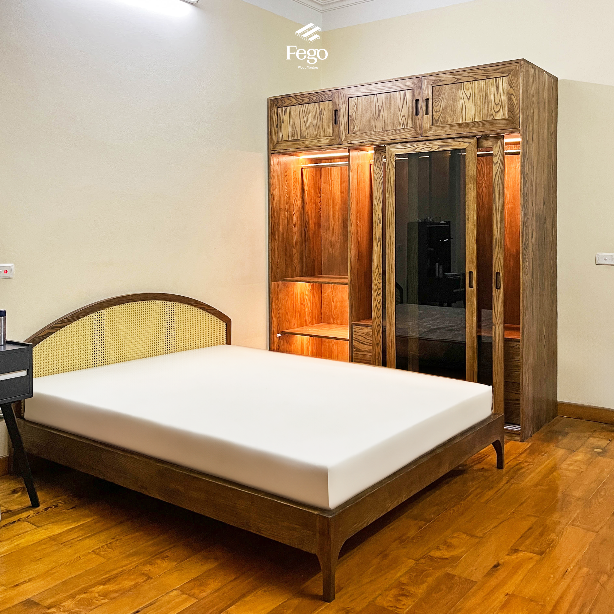 Tủ quần áo cánh kính gỗ tần bì FEGO