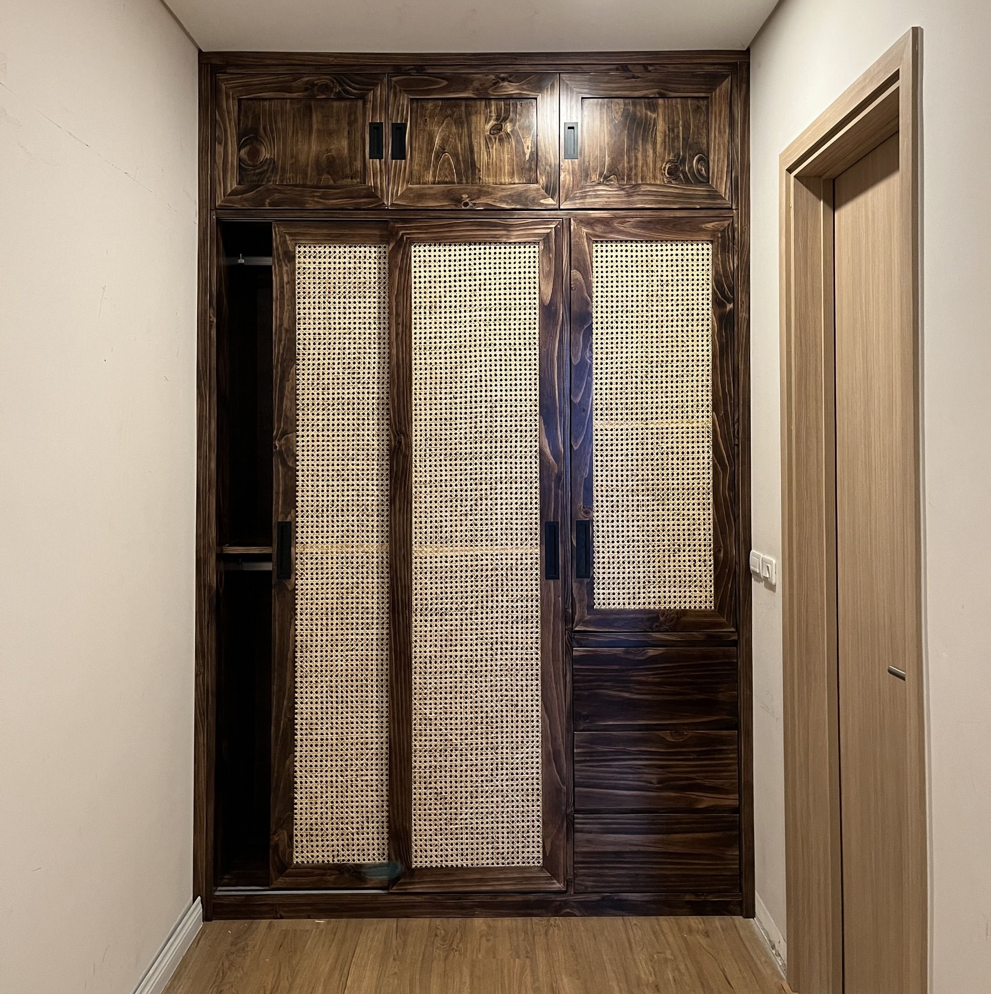 Tủ quần áo cánh mây FEGO