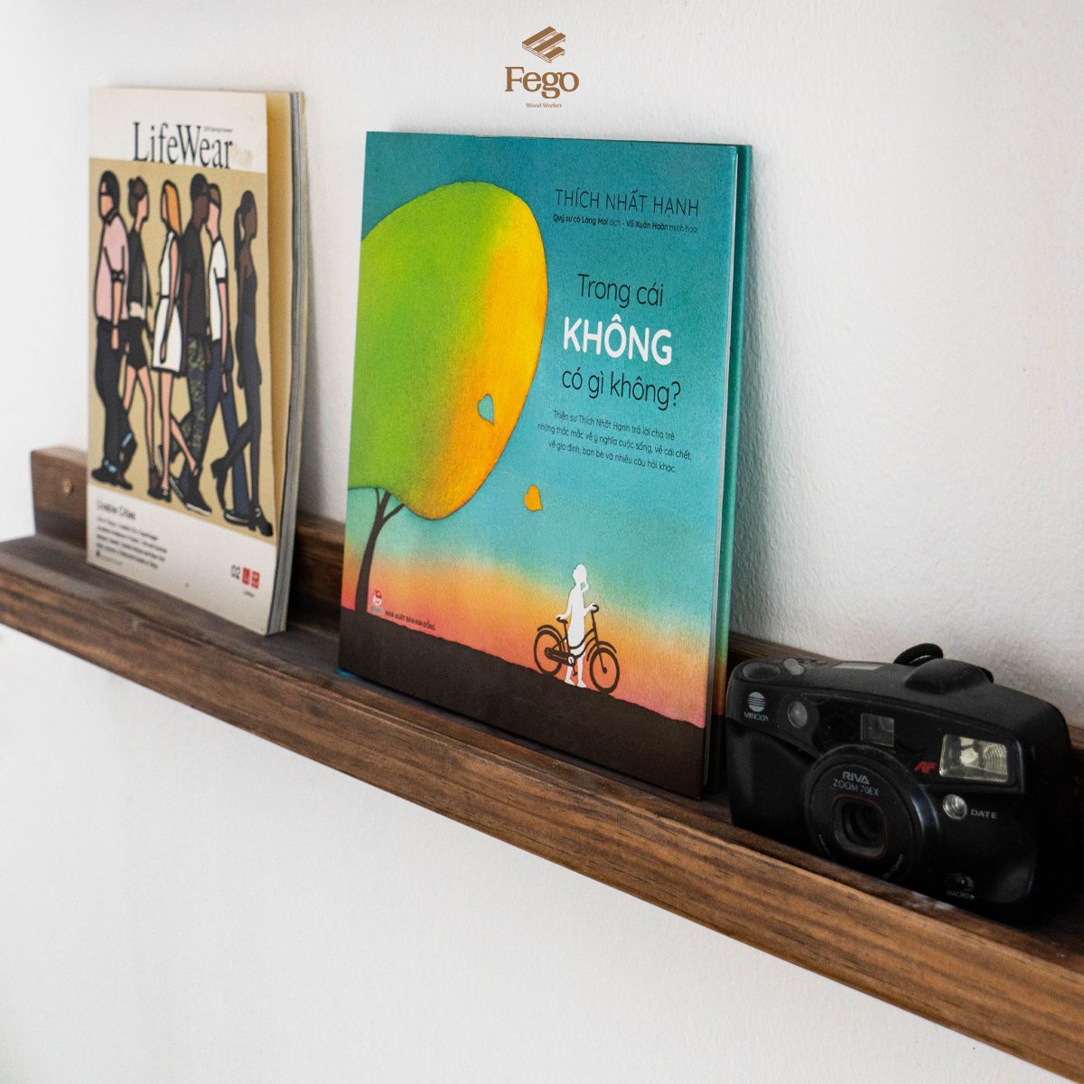 Kệ âm trưng bày tranh ảnh, bằng khen FEGO
