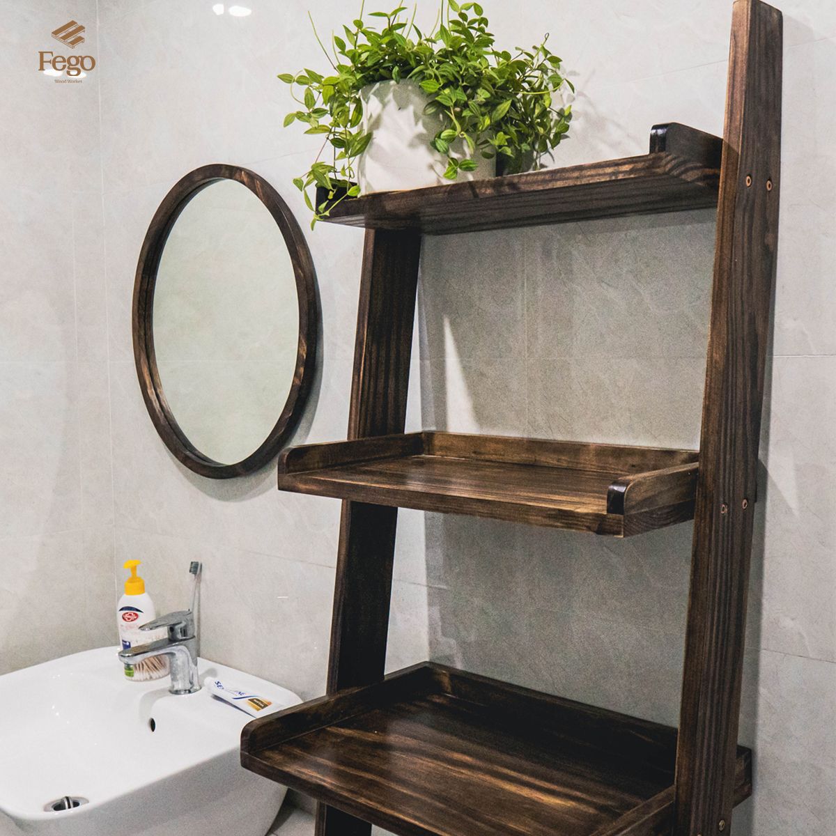 Kệ thang gỗ để đồ phòng tắm FEGO
