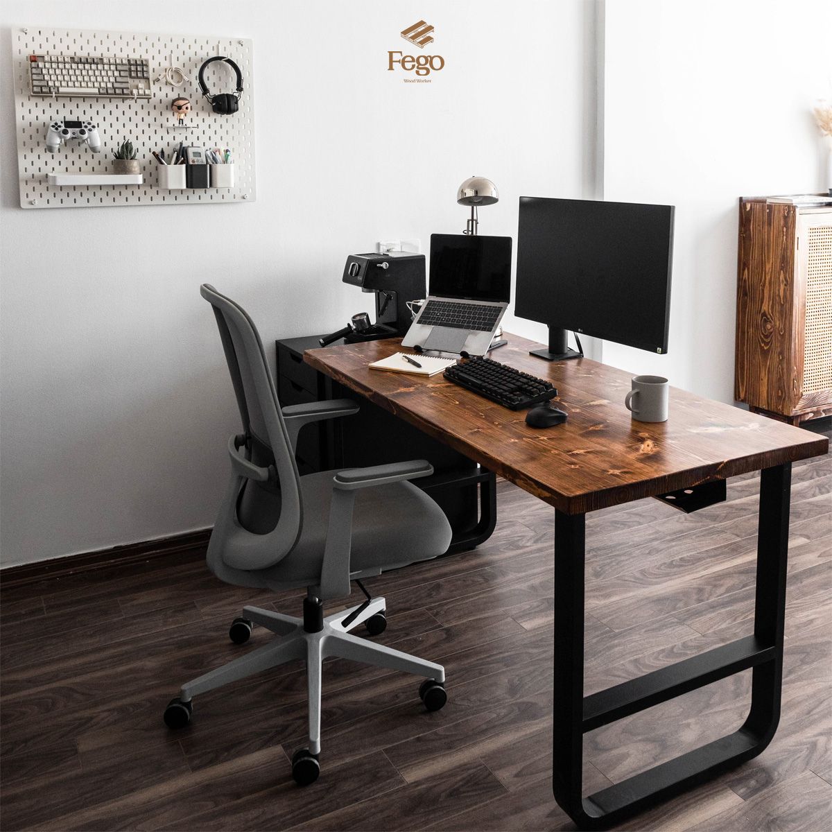 Bàn 3.8 rustic chân uốn cong FEGO