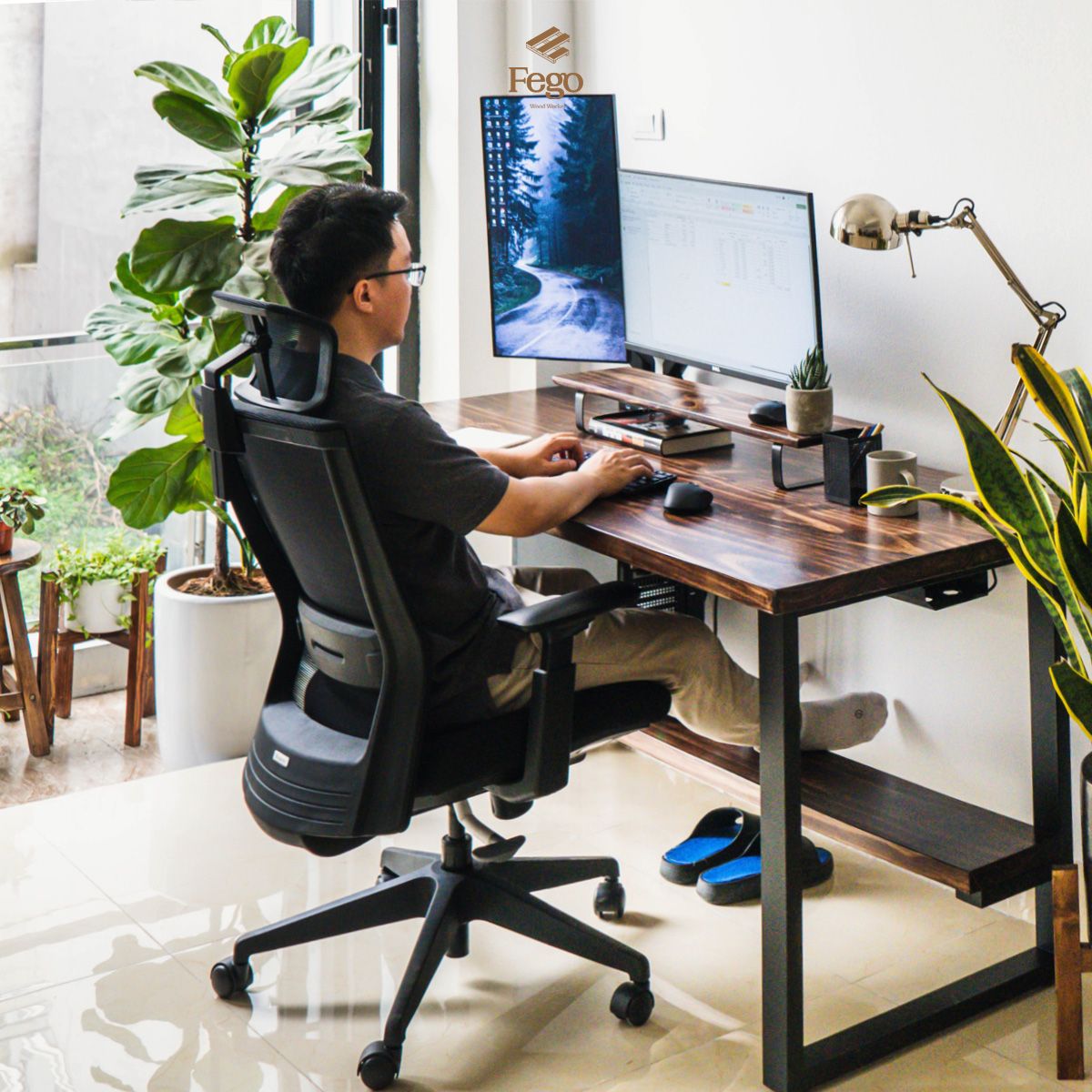 Bàn 3.8 Pro gỗ thông tự nhiên FEGO