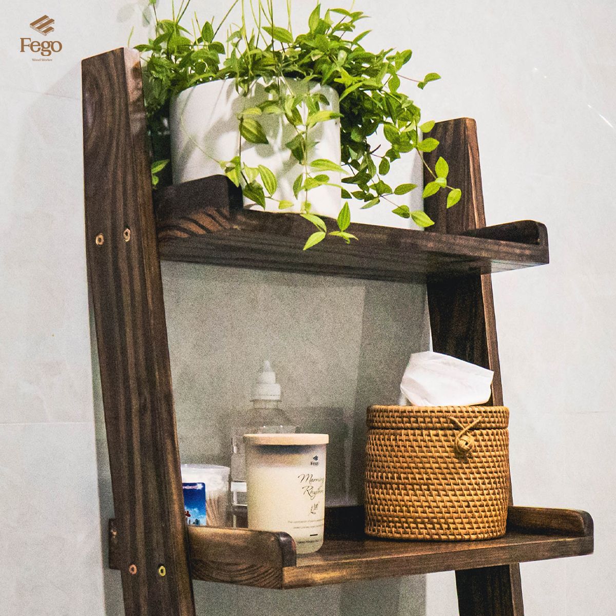 Kệ thang gỗ để đồ phòng tắm FEGO