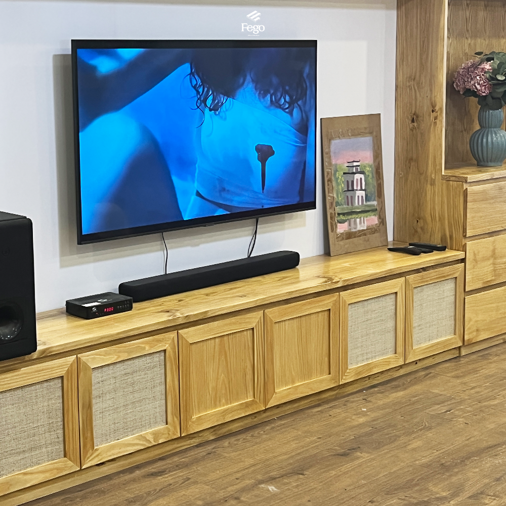 KỆ TIVI KỊCH TRẦN TÍCH HỢP TỦ KÍNH CUSTOM