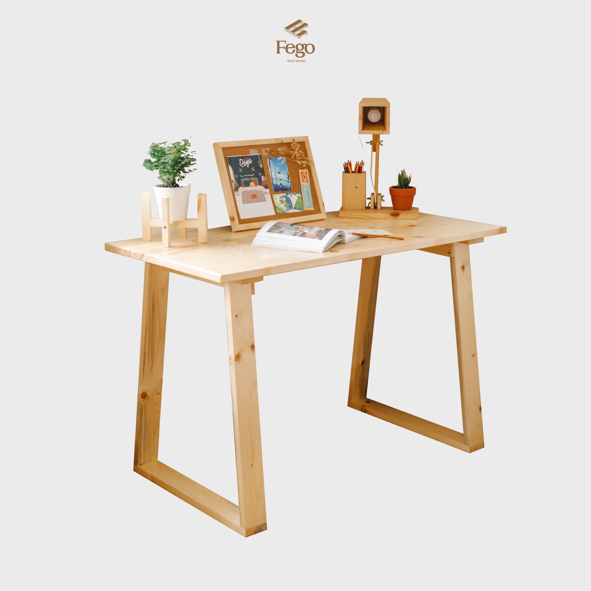 Bàn làm việc chân gỗ hình thang