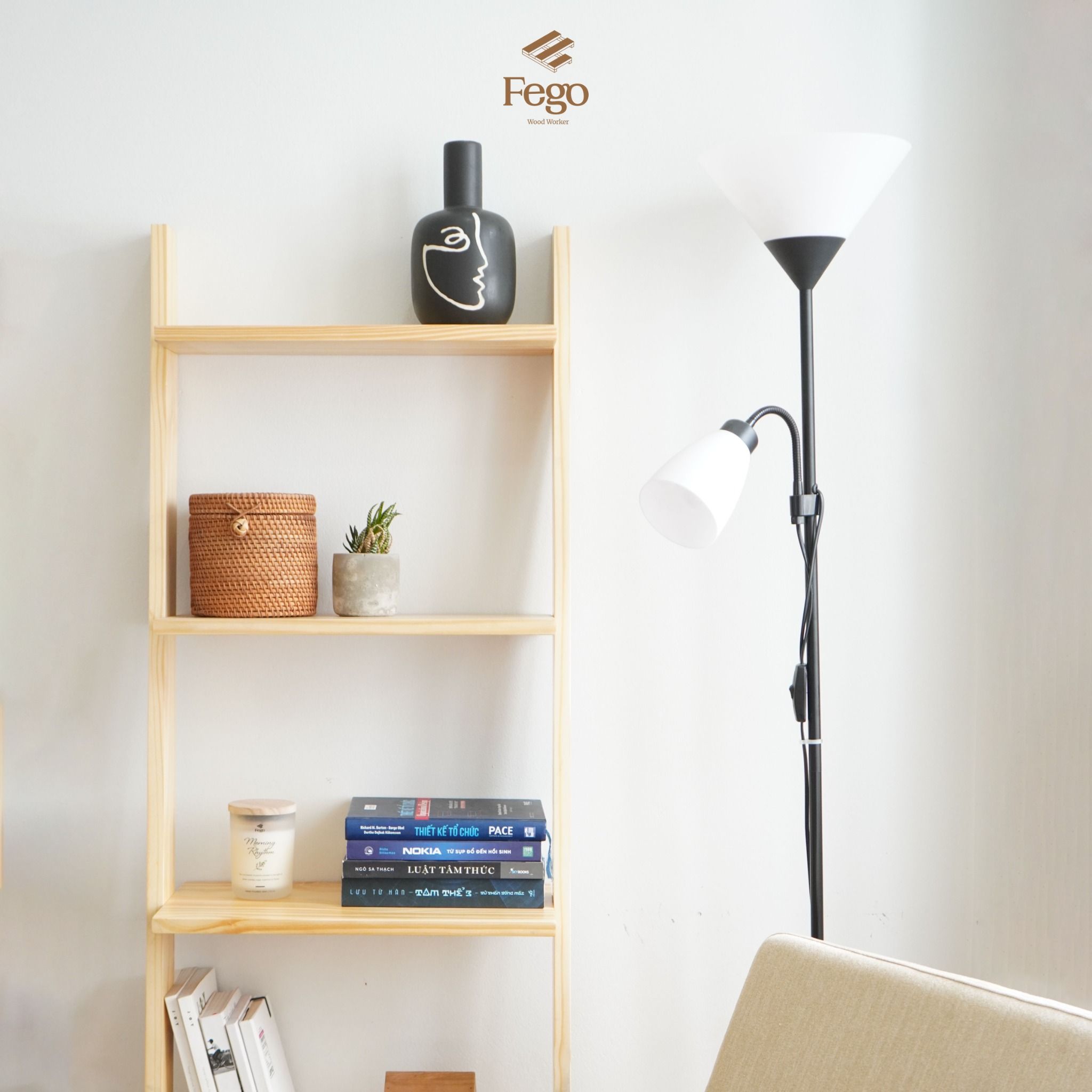 Kệ thang gỗ thông 5 tầng màu vàng kem tự nhiên cao 160cm