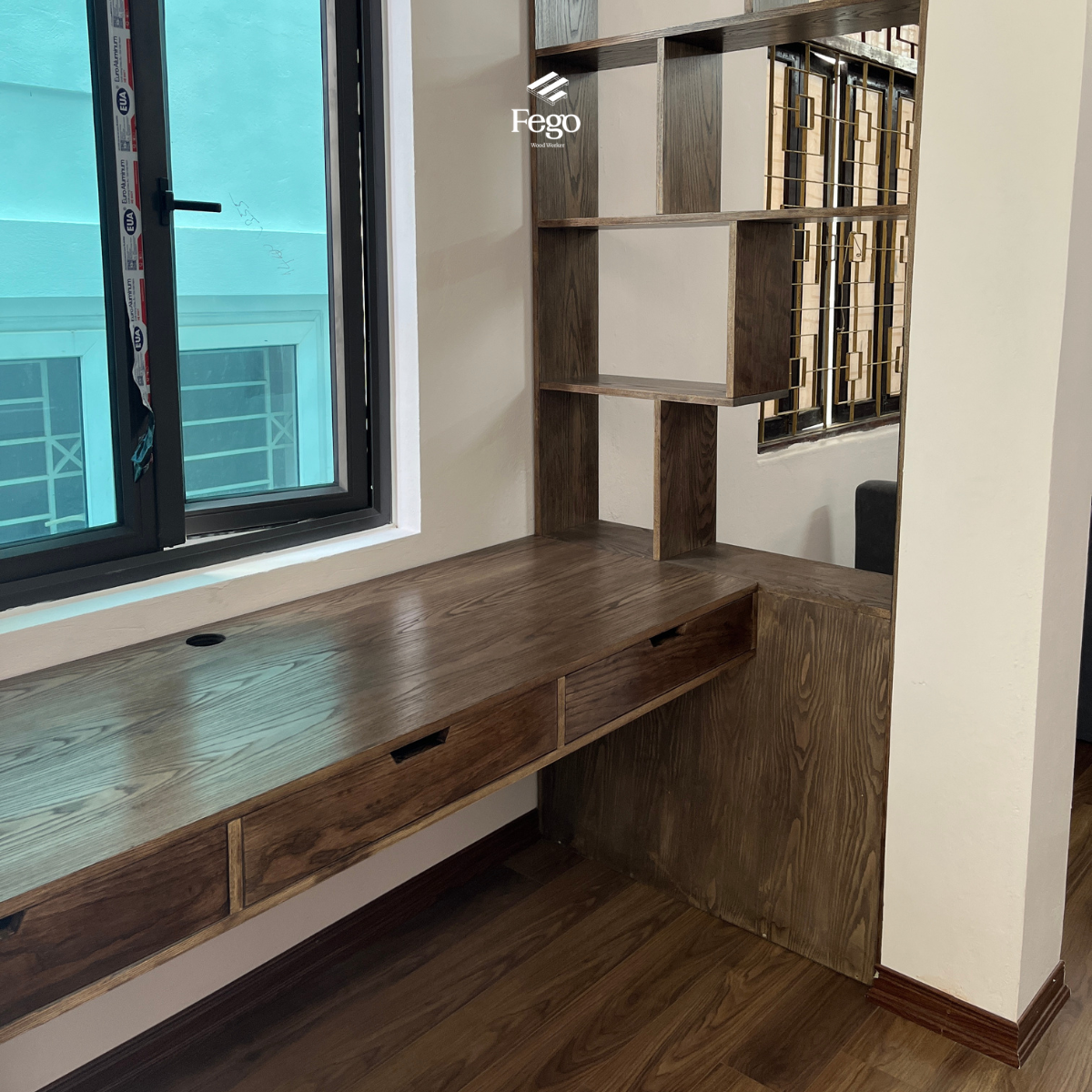 Bàn bay, bàn gắn tường FEGO