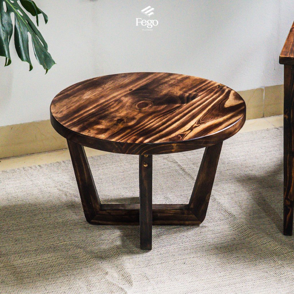 Bàn trà tròn ngồi cafe gỗ thông tự nhiên Fego phong cách cổ điển dành cho phòng khách