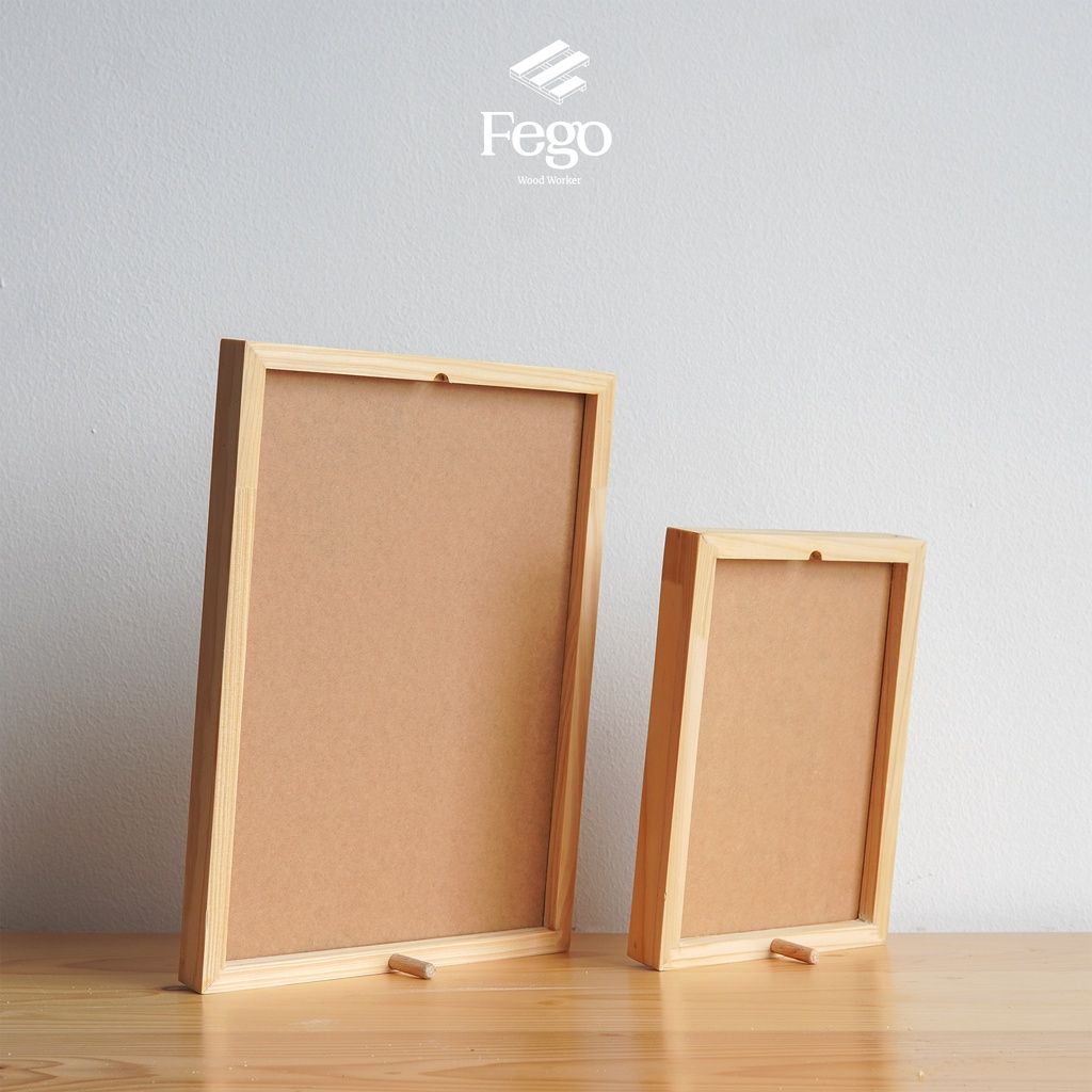 Khung ảnh mica có kèm giá đỡ để bàn