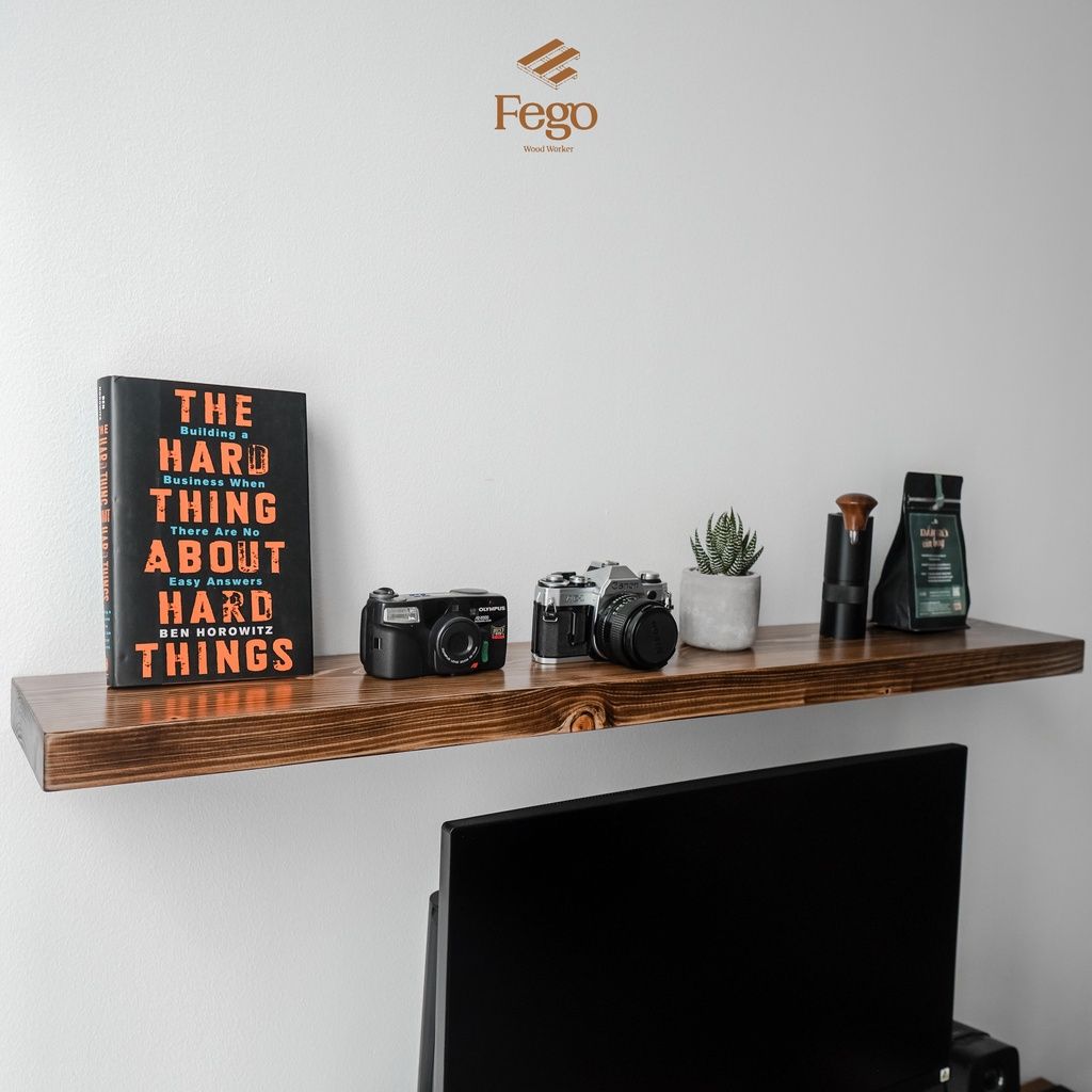 Kệ âm gắn tường gỗ thông tự nhiên màu nâu rustic FEGO đa năng