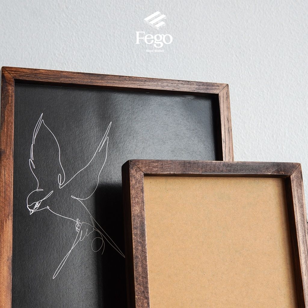 Khung ảnh mica có kèm giá đỡ để bàn