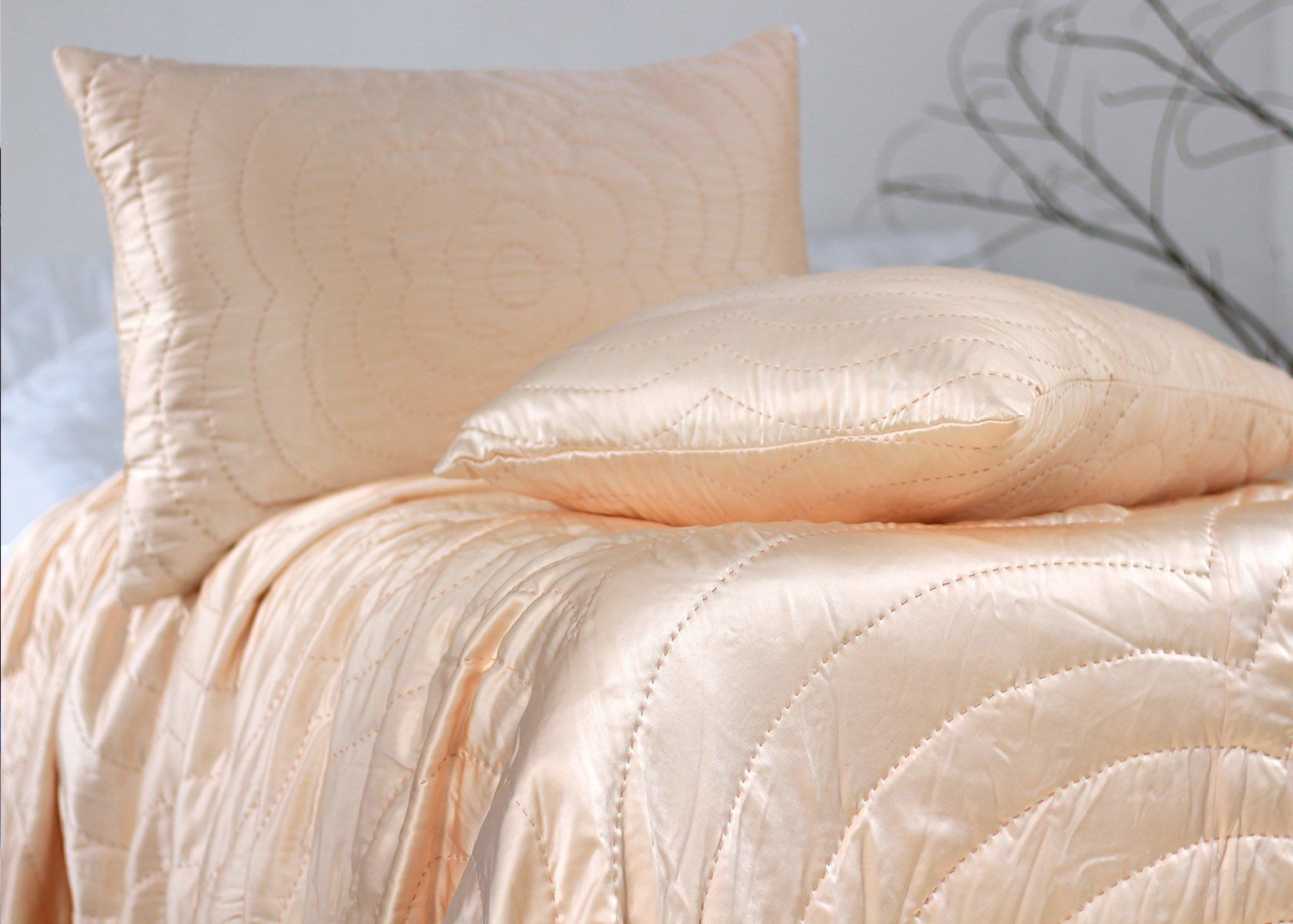 Chăn lụa tơ tằm Satin khâu chần tay
