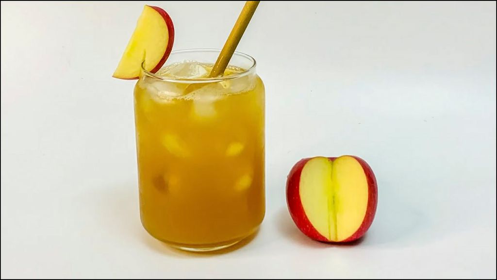 Nước Táo ép. quầy cafe