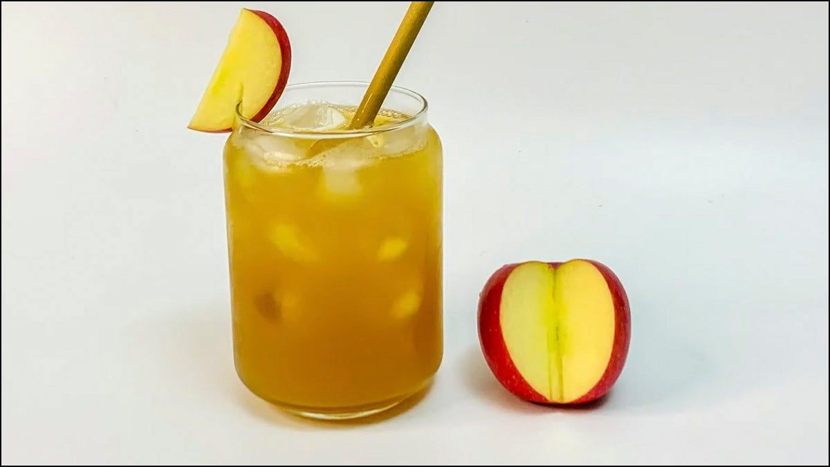 Nước Táo ép. quầy cafe