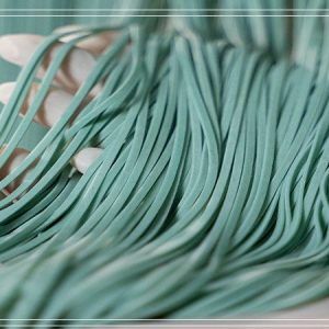 Mì rau củ tươi sấy lạnh tảo xoắn Ahamisa hộp 240g
