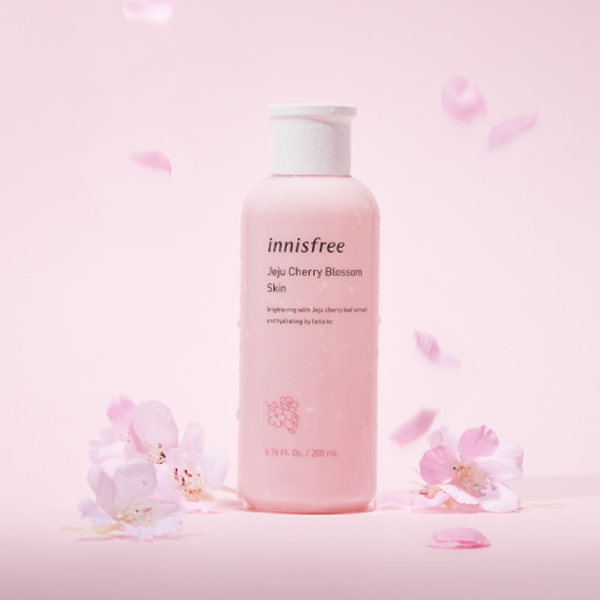Nước Hoa Hồng Dưỡng Ẩm Sáng Da Chiết Xuất Hoa Anh Đào Innisfree Jeju Cherry Blossom Skin