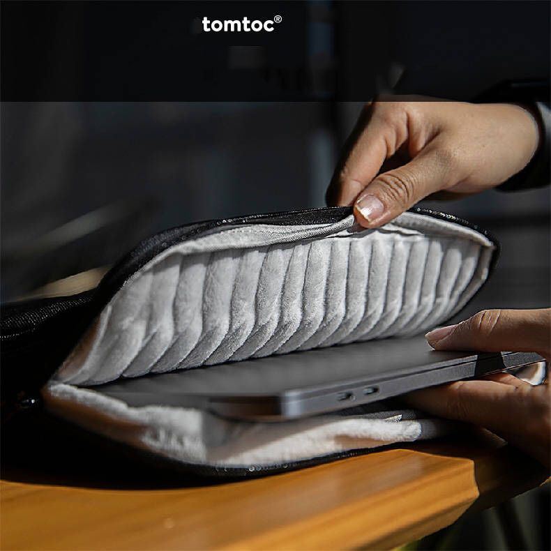 Túi Chống Sốc Tomtoc 360* Protection Premium cho MacBook/Laptop 13″ - Black