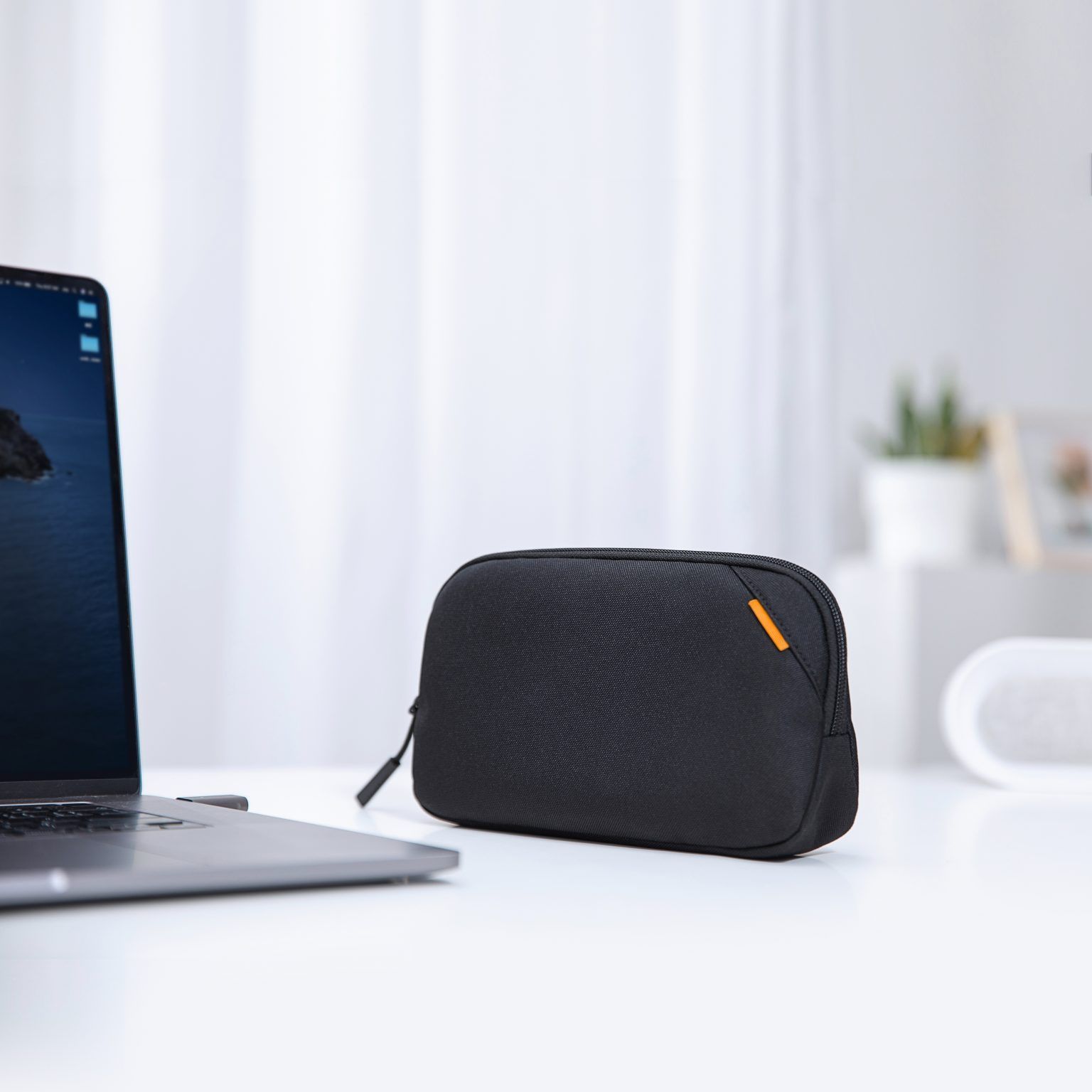 Túi Chống Sốc Tomtoc 360* Protective kèm túi phụ kiện cho MacBook/Laptop 14” - Black