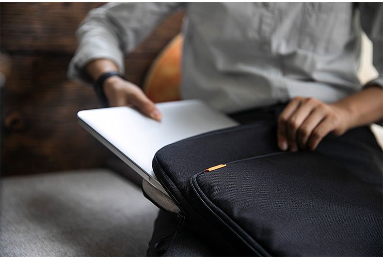 Túi Chống Sốc Tomtoc 360* Protection Premium cho MacBook/Laptop 13″ - Black