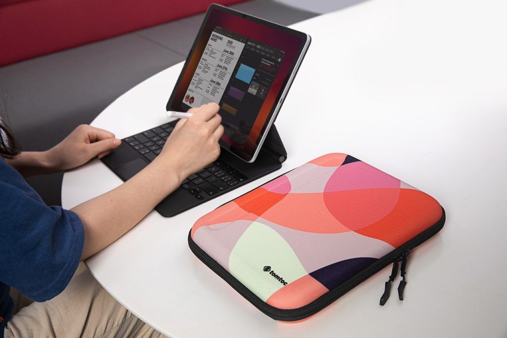 Túi Chống Sốc Tomtoc Portfolio Holder Hardshell cho iPad / Tablet 9.7 - 11