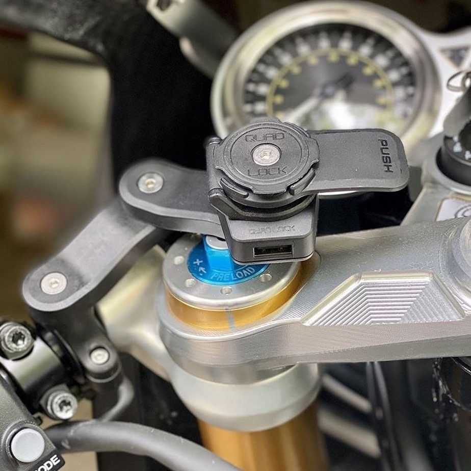 dau-sac-usb-quad-lock-moto-usb-charger