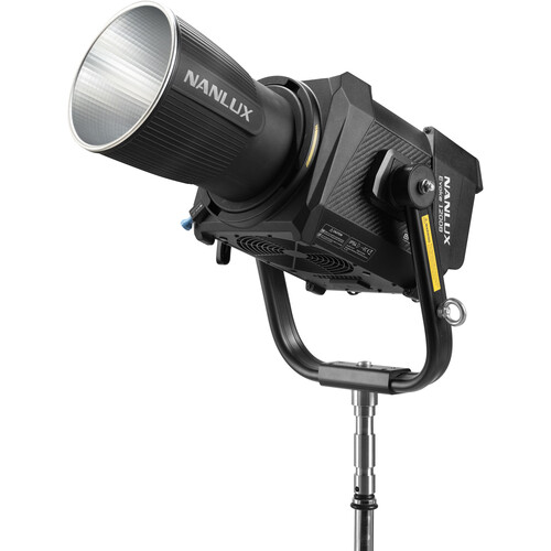 Nanlux Evoke 1200B LED with Fresnel Lens and Flight Case FL-35YK