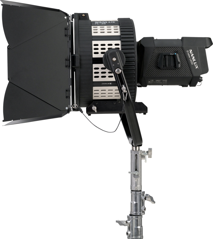 Nanlux Evoke 900C FL-YK-Kit - Đèn Spotlight đi kèm FL-35YK Fresnel Lens và Flight Case (Hàng Order)