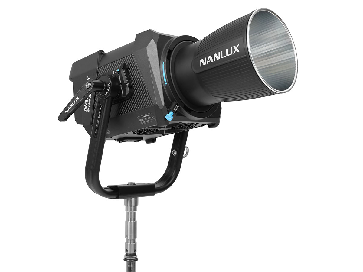 Nanlux Evoke 900C FL-YK-Kit - Đèn Spotlight đi kèm FL-35YK Fresnel Lens và Flight Case (Hàng Order)