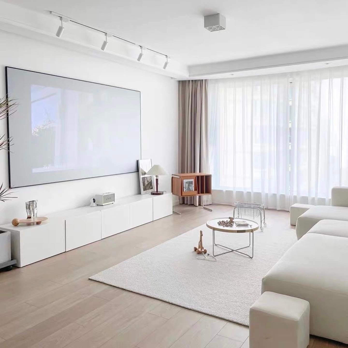 100% Wool Off White Rug