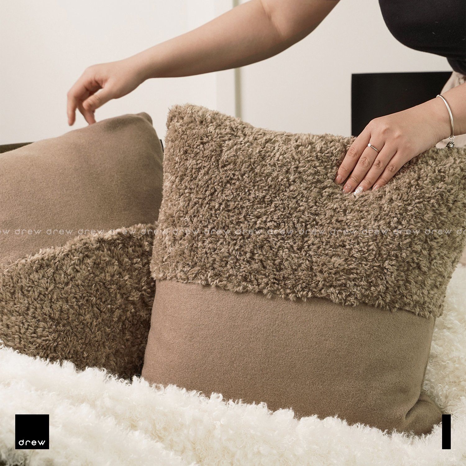 Planet Pillow 45x45cm - Brown